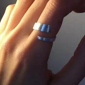 NEW Brushed 925 Sterling Silver Spiral Adustable Band Ring‎
